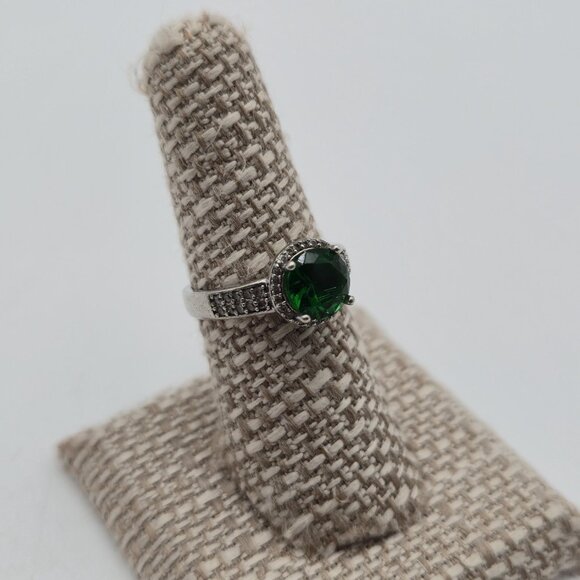 Size 7 Sterling Silver Green Cubic Zirconia Gem With Accents Ring A4137 - Picture 3 of 10